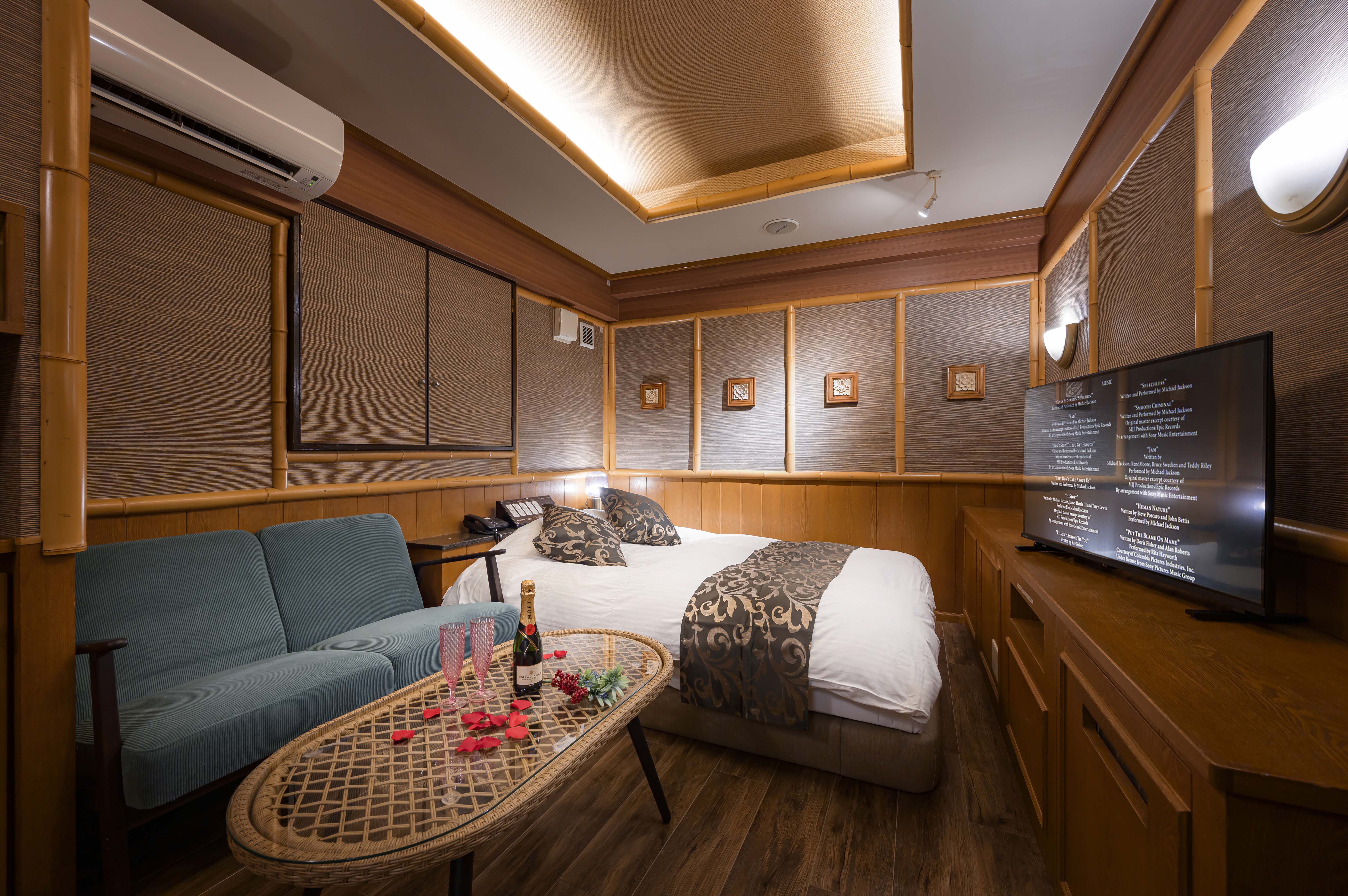 #203 �E�u�h�D